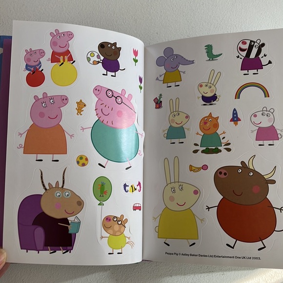 Peppa Pig Treasury Hardcover Book - Picture 4 of 9